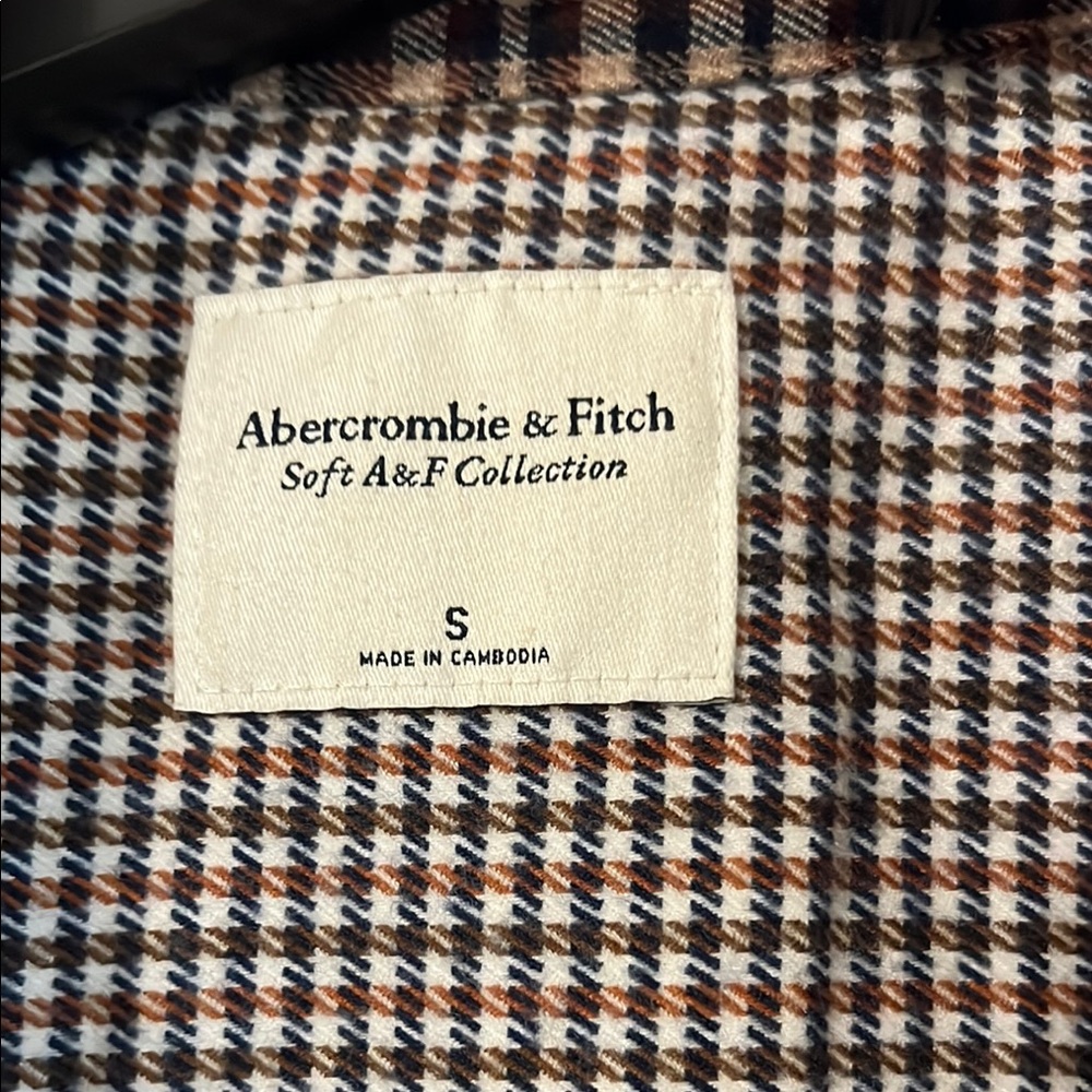 Abercrombie & Fitch Black and Brown Casual Button Down Shirt - Picture 2 of 2